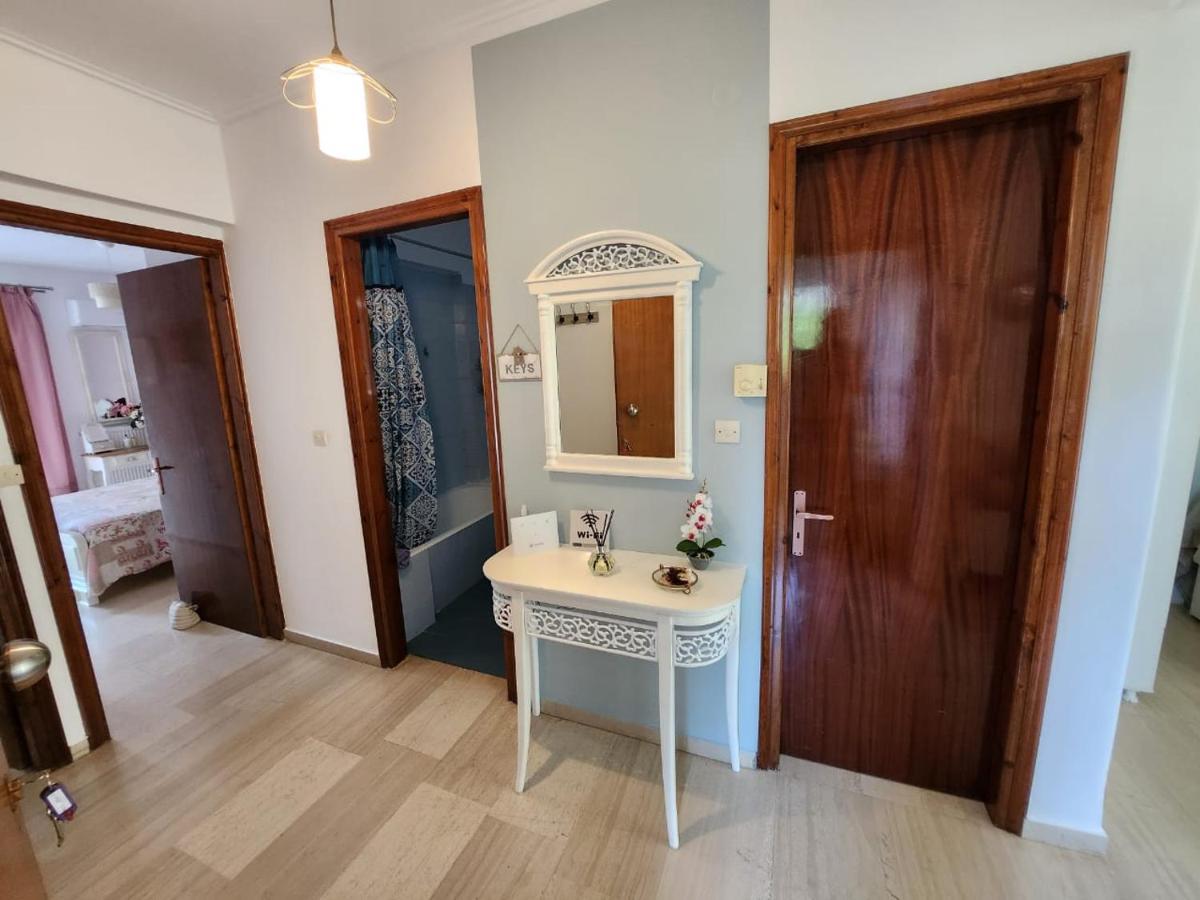 Queen Aspri Apartment 3' Min To The Beach! Antikyra Exterior foto